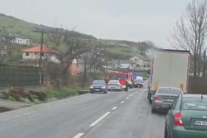 FOTO Accident la Crainimat cu 3 autoturisme implicate