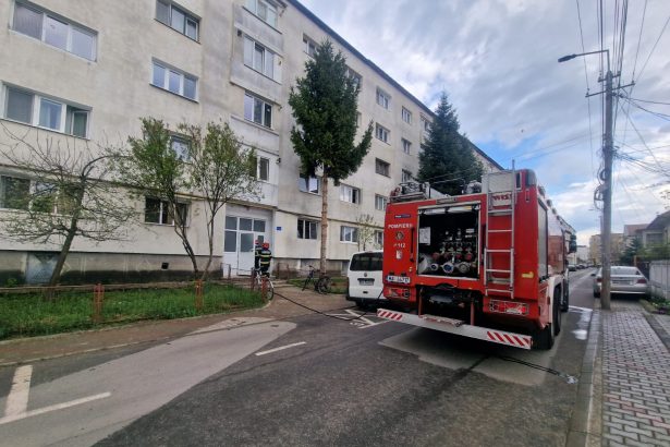 FOTO Conducta de gaz deteriorata in timpul unor lucrari intr un apartament de pe strada Locotenent Calin