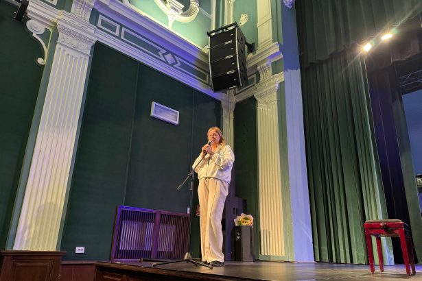 Pian chitara teatru si momente spectaculoase de dans asa au sarbatorit micii printi Ziua de Constientizare a Autismului