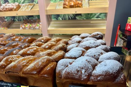 de florii si pastele catolic sweet iris va rasfata cu cozonaci babka aromati chec pufos si cornulete ce va evoca amintiri din copilarie