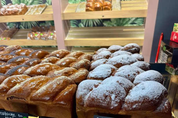 de florii si pastele catolic sweet iris va rasfata cu cozonaci babka aromati chec pufos si cornulete ce va evoca amintiri din copilarie