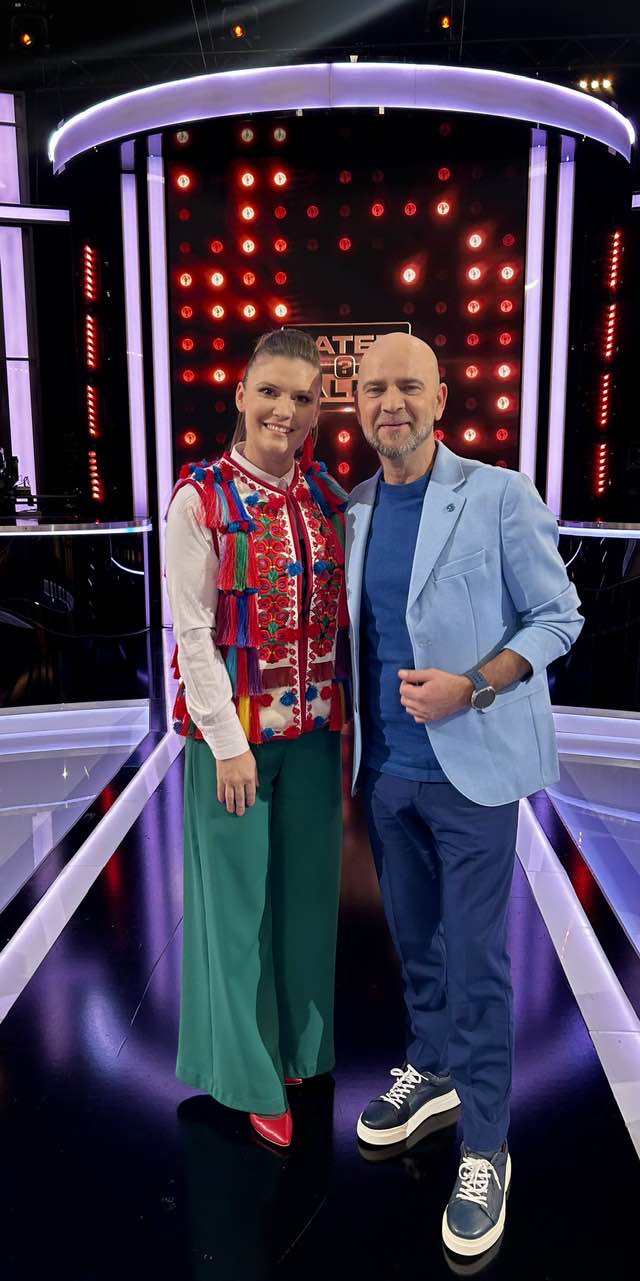foto experienta unica pentru andreea rus profesoara in bistrita la batem palma cand o vom poate urmari pe ecrane