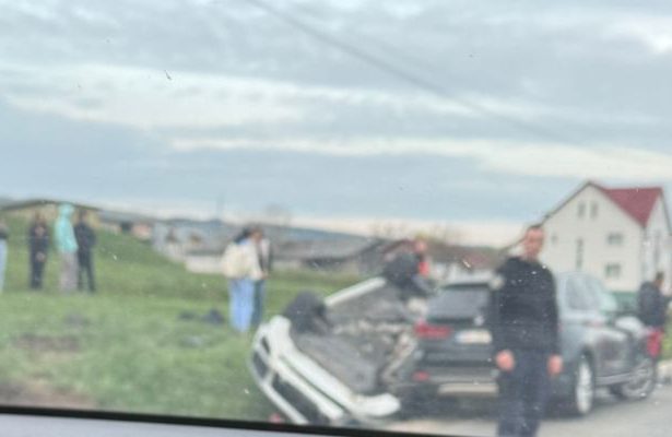 foto video Masina rasturnata intre Dumitra si Cepari O femeie insarcinata se numara printre victime