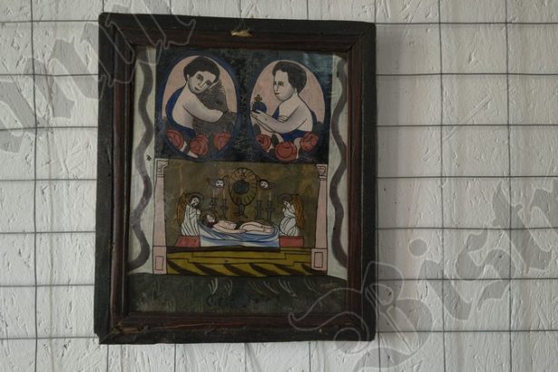 foto video eveniment de paste la muzeul din bistrita zeci de stergare din casele vechi si icoane de la nicula