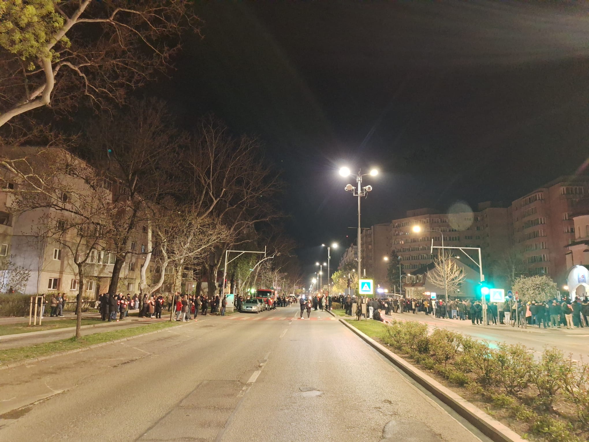 foto video lumina invierii la bistrita mii de credinciosi au participat in aceasta noapte la slujba speciala de inviere