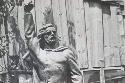 BISTRITA pe jos Statuile orasului Astazi despre statuia lui Andrei Muresanu care implineste 80 de ani in Piata Centrala dupa ce a fost mutata la Sibiu