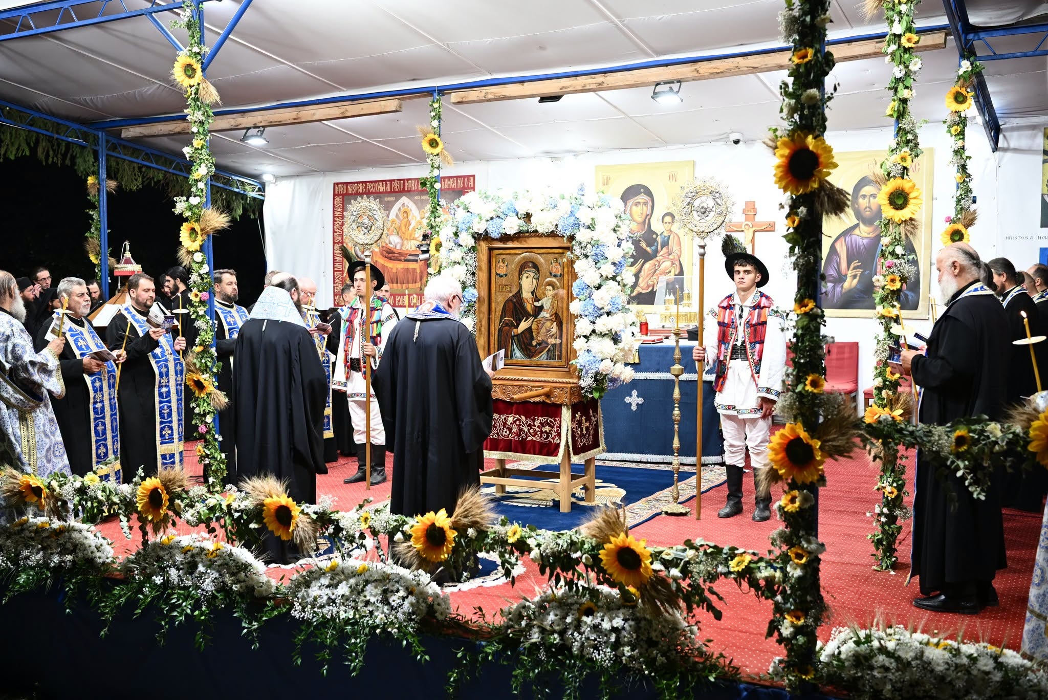 Adormirea Maicii Domnului Sfanta Maria Mare Pelerinaj la Nicula si Dobric Traditii in Bistrita Nasaud