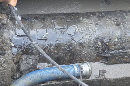 Conducta de apa care serveste intregul oras afectata din cauza lucrarilor de pe strada Industriei Aquabis Conducta are o varsta de peste 40 de ani