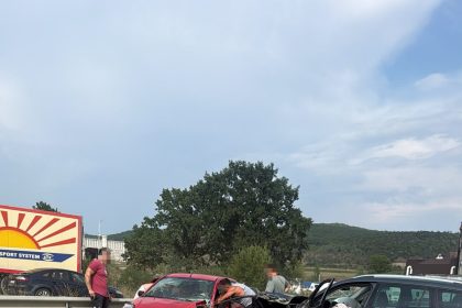 FOTO Accident la Coldeu cu mai multi participanti