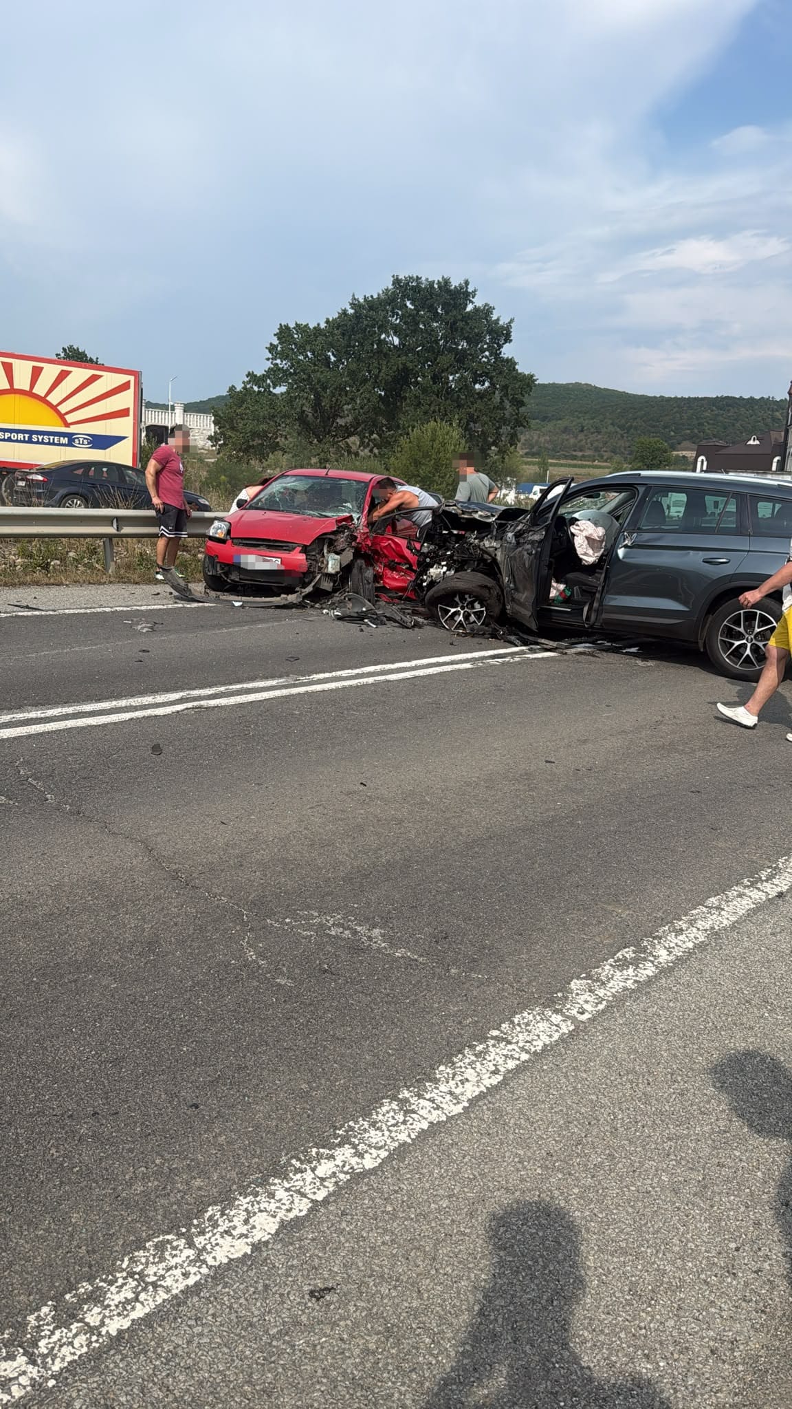FOTO Accident la Coldeu cu mai multi participanti