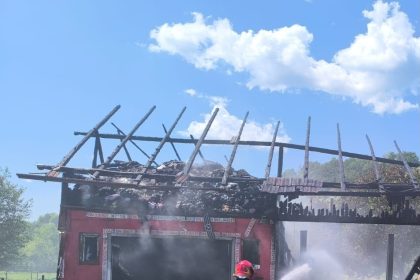FOTO Incendiu devastator la o gospodarie din Mijlocenii Bargaului