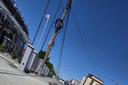 Un bistritean si a intoars glezna intr o groapa lasata in paragina pe Calea Moldovei