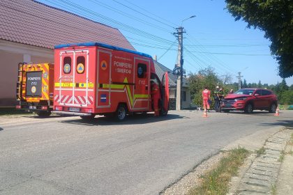 foto accident intre o motocicleta si o masina la sigmir