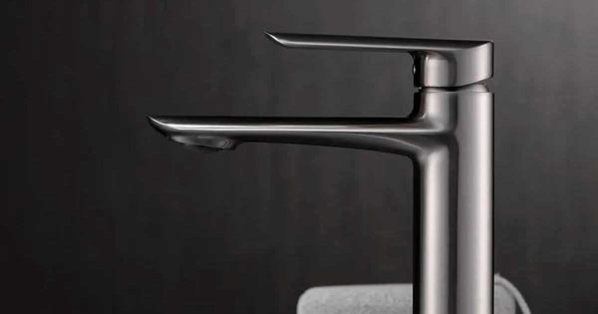Baia premium cu LIVO HOME DESIGN Bistrița: baterii auriu periat și gun metal