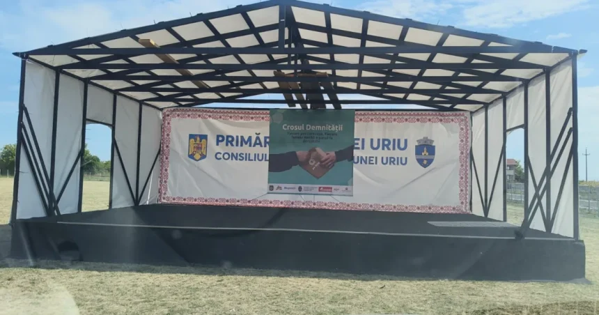 Crosul Demnității pentru femei vulnerabile din Uriu. Primarul Danci: Tinerii ies din case