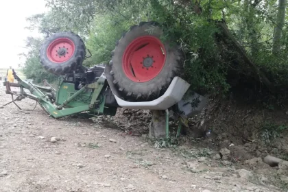 Dumbrăvița: Bărbat de 32 de ani, decedat după răsturnarea tractorului