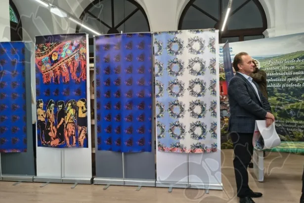 Mirela Trăistaru și Doru Ilieș, pe panourile stradale din Bistrița