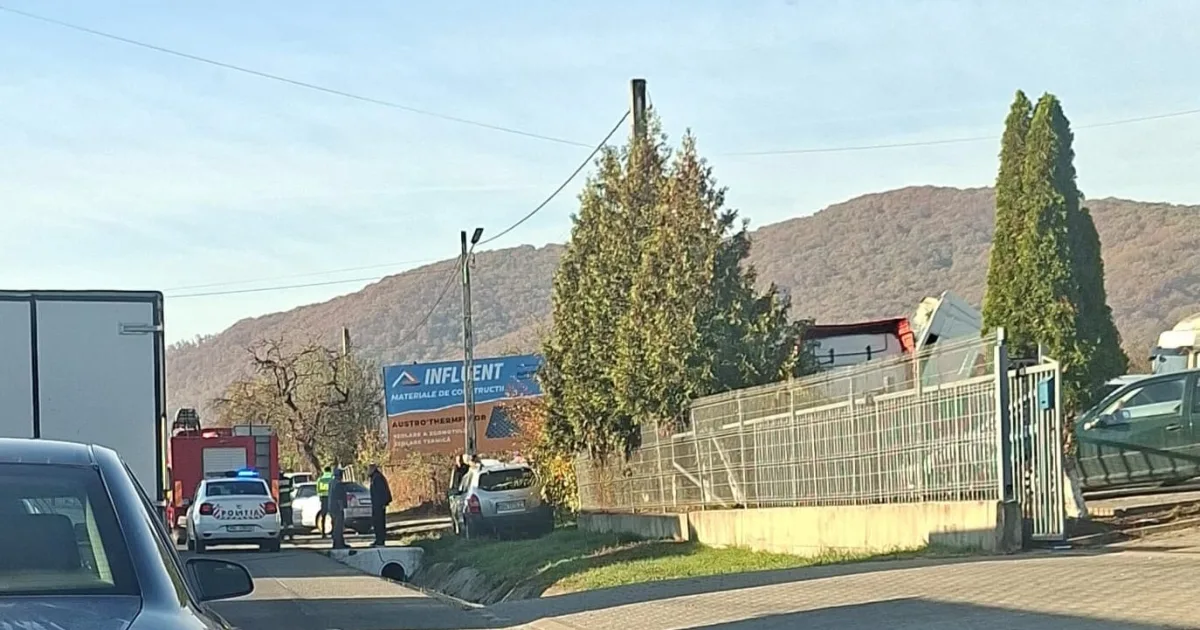 Accident la Viișoara: o victimă transportată la spital
