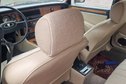 Jaguarul din '86 al oficialităților britanice, vedeta Paradei Retro