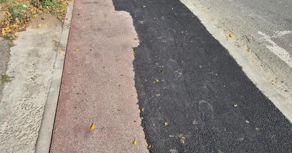 Lazany ceartă public muncitorii DIS după asfaltarea pistei de biciclete de pe Petru Maior