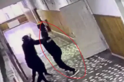 Peluza Rapid îl răsplătește pe elevul-erou cu rechizite și abonament la meciuri