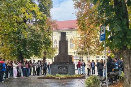 Povești cutremurătoare ale Holocaustului, evocate la Sinagoga din Bistrița
