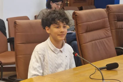 Premierele lui Stelian Dolha la Prefectură: elev, inginer și erou Invictus