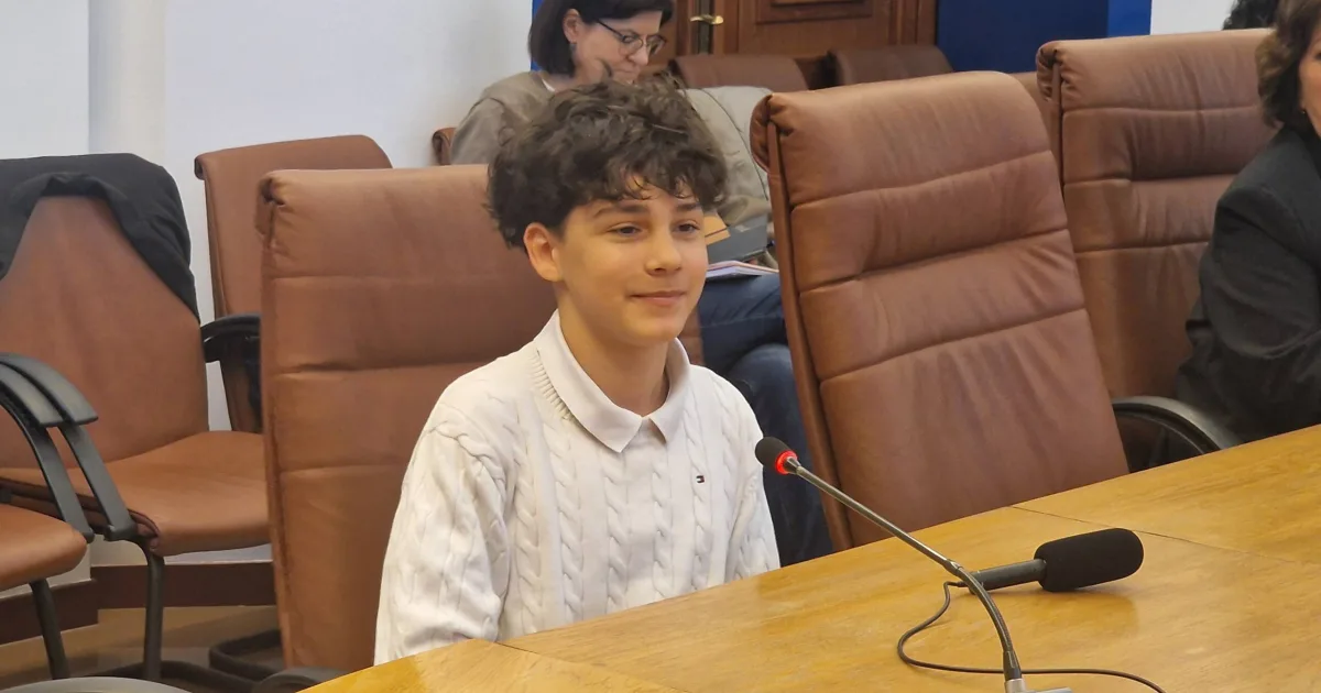 Premierele lui Stelian Dolha la Prefectură: elev, inginer și erou Invictus