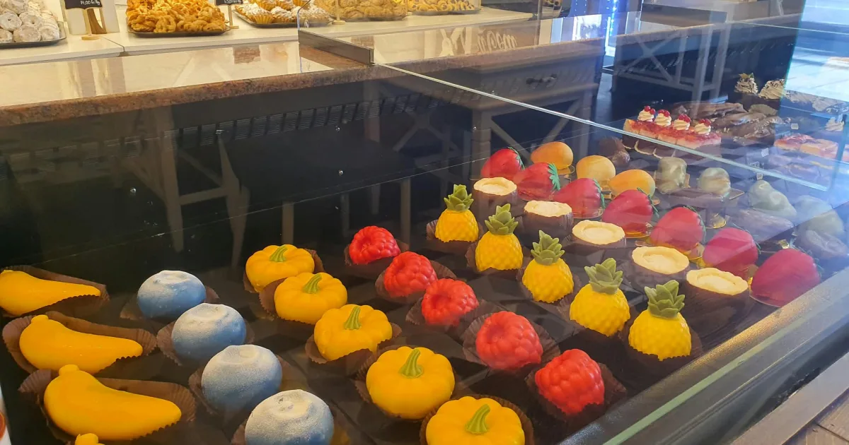 Toamnă dulce la Cofetărie Cristina: delicii cu dovleac, zmeură sau afină
