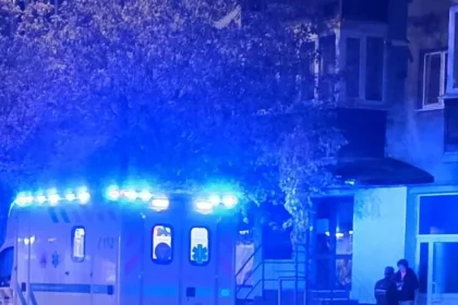Un bărbat a căzut pe scări noaptea trecută